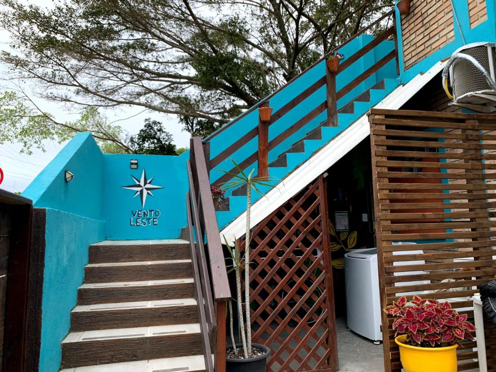Hostel Vento Leste Бомбиньяс Экстерьер фото