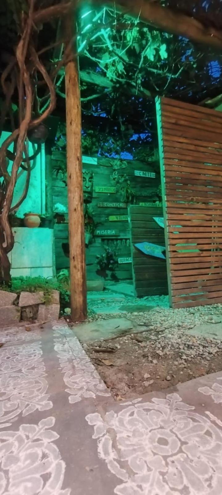 Hostel Vento Leste Бомбиньяс Экстерьер фото