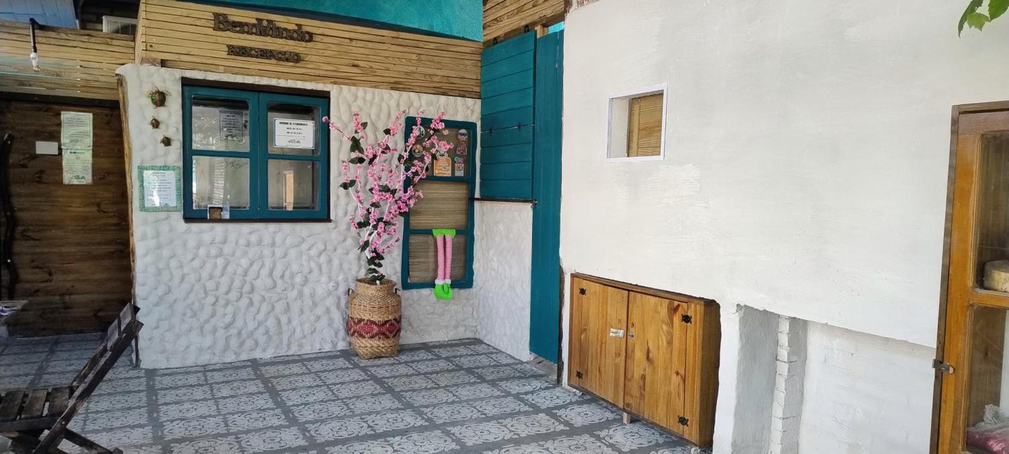 Hostel Vento Leste Бомбиньяс Экстерьер фото