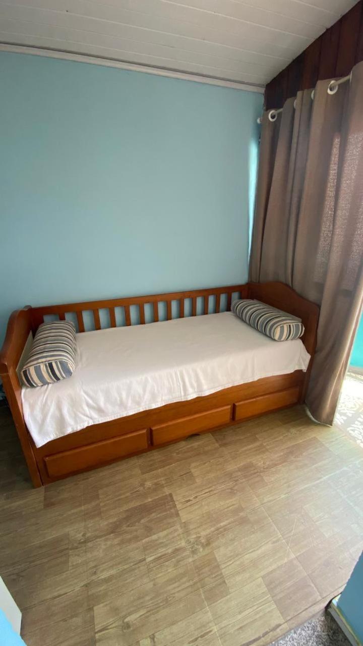 Hostel Vento Leste Бомбиньяс Экстерьер фото